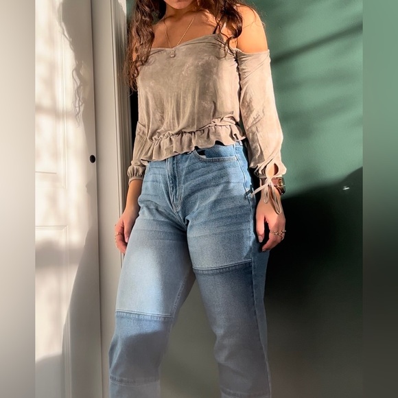 Tan American Eagle shoulder cut out top - Picture 6 of 7